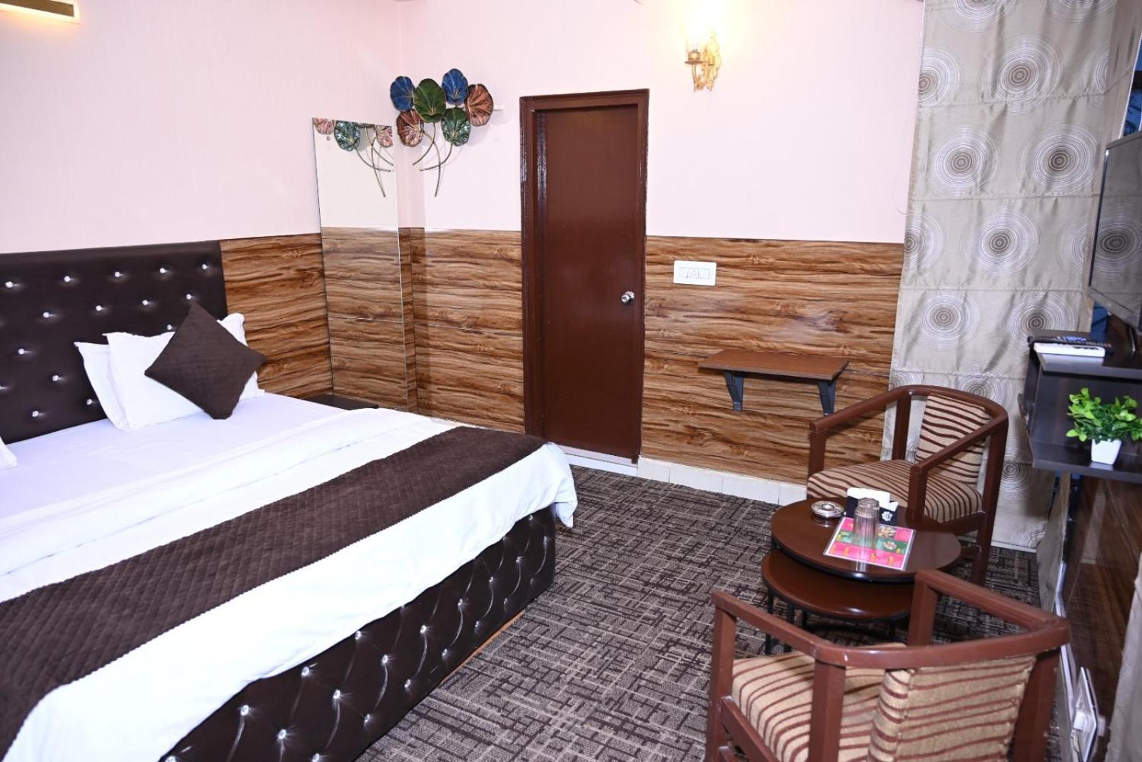 Hotel Kuber Rai Exterior photo