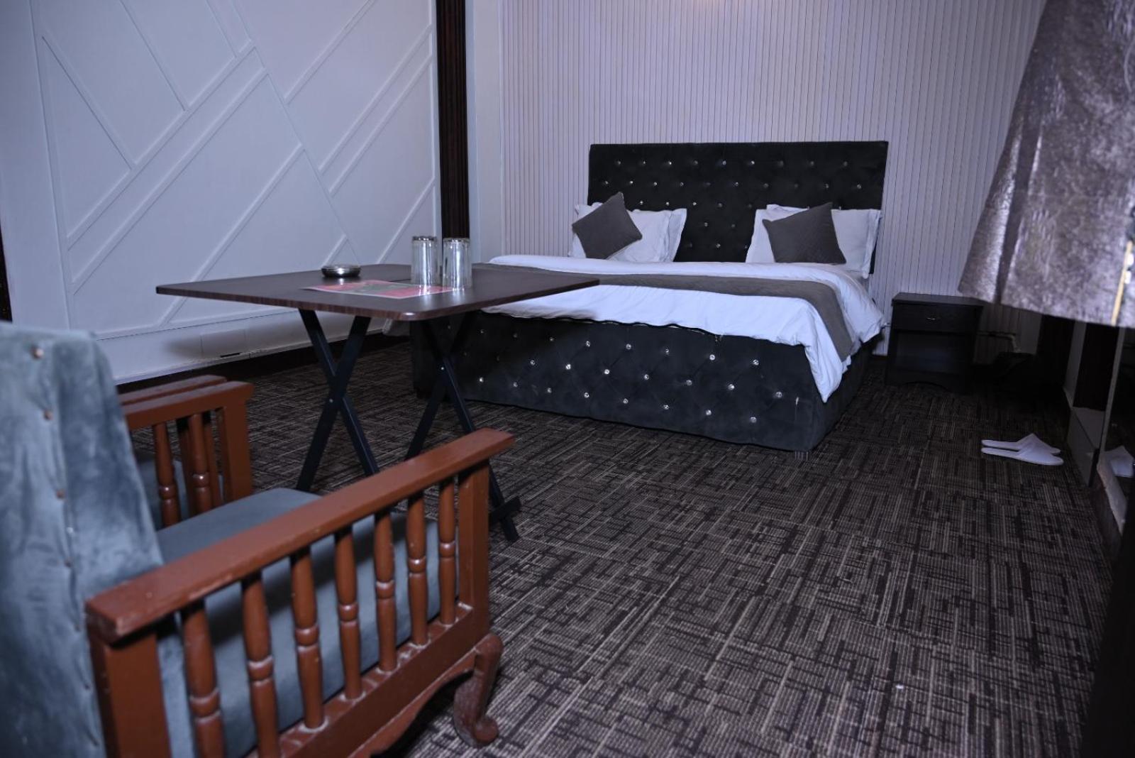 Hotel Kuber Rai Exterior photo
